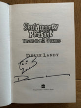 Skulduggery Pleasant - Kingdom of the Wicked  (signed + ghost doodle)