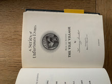 A Series of Unfortunate Events - The Vile Village. Book 7 with promotional wraparound band