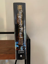 Skulduggery Pleasant - Kingdom of the Wicked  (signed + ghost doodle)