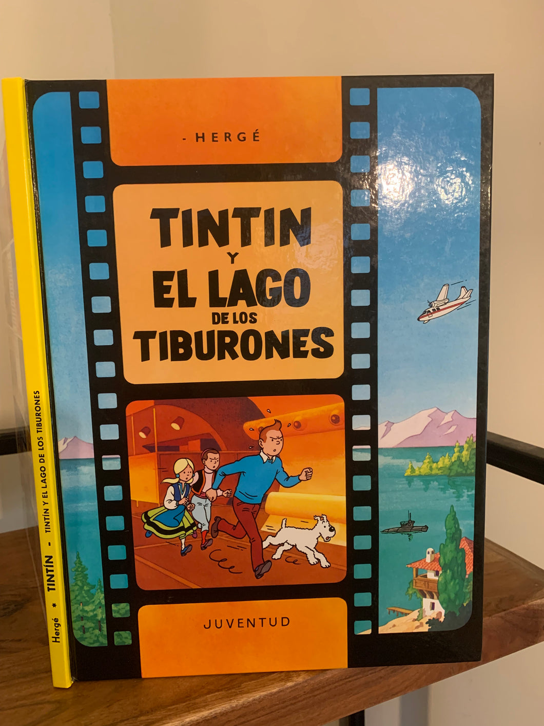Tintin Y El Lago De Los Tiburones