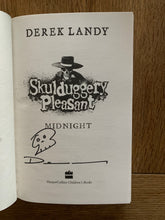 Skulduggery Pleasant - Midnight  (signed + ghost doodle + promotional bookmark)