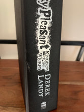 Skulduggery Pleasant - Kingdom of the Wicked  (signed + ghost doodle)