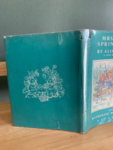 Mrs Mouse Spring-Cleans