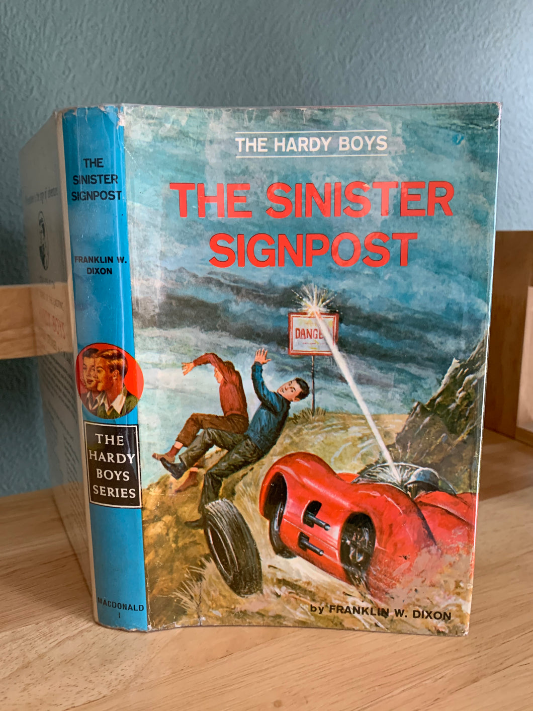 The Hardy Boys - The Sinister Signpost