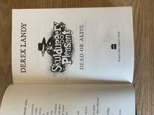 Skulduggery Pleasant - Dead or Alive (signed Limited edition)
