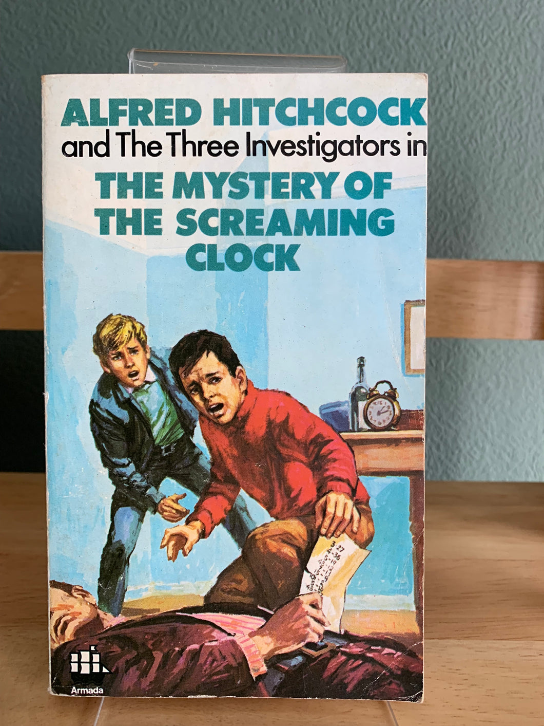 Alfred Hitchcock and The Three Investigators in the Mystery of the Screaming Clock